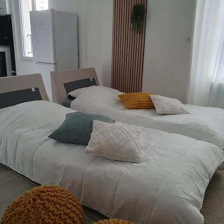 Duplex *